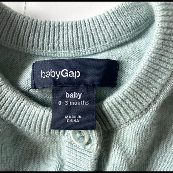 Baby Gap Outfit sweater and blue jeans 0-3 months - Picture 3 of 5